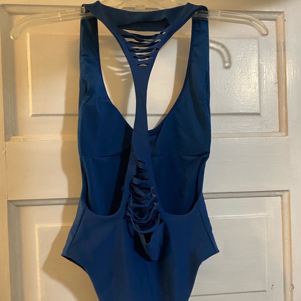 Bathing suit - Picture 2 of 3